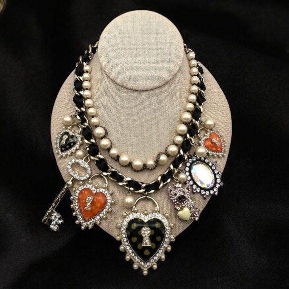 Betsey Johnson Jewelry - Rare Vintage Betsey Johnson Pigs Fly Polka Dot Pearl Heart Piggy Necklace 18-20”